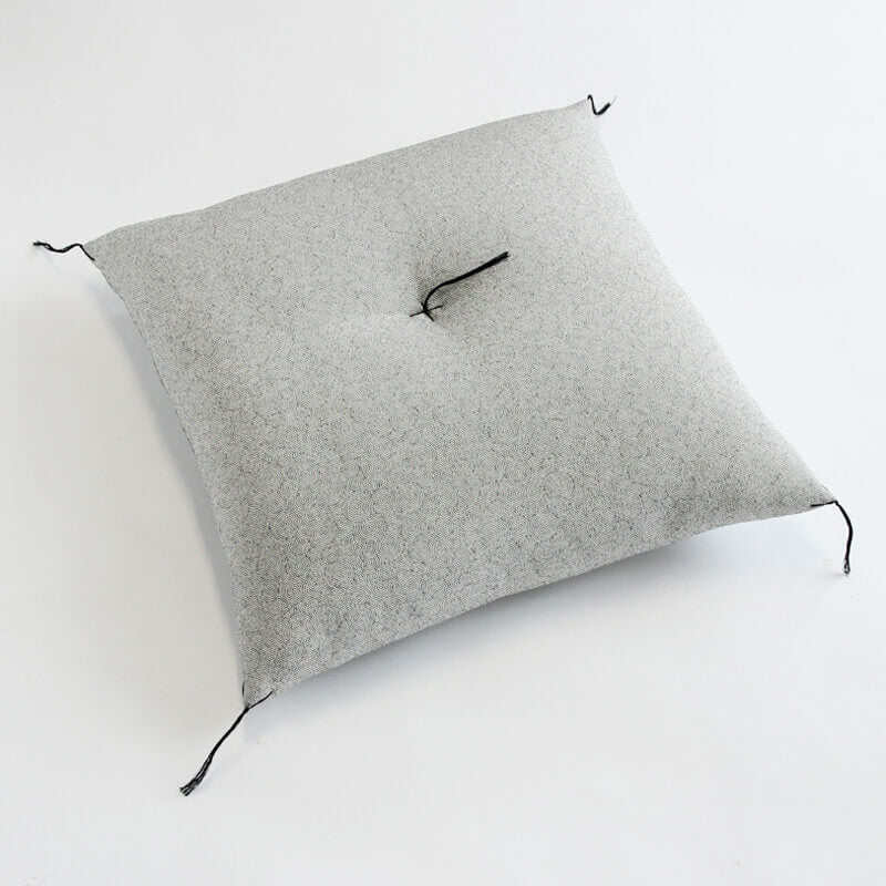 【座布団】江戸小紋 ちりめん生地 渦巻（銘仙判 / 全2色）